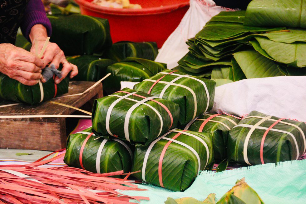 Làng bánh chưng Tranh Khúc gói 'siêu tốc độ' 30 giây/cái, gần 3.000 cái/ngày