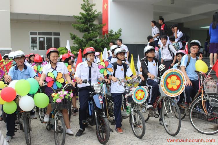 Văn mẫu học sinh] Tuổi trẻ học đường suy nghĩ và góp phần giảm thiểu tai nạn giao thông - Văn mẫu học sinh